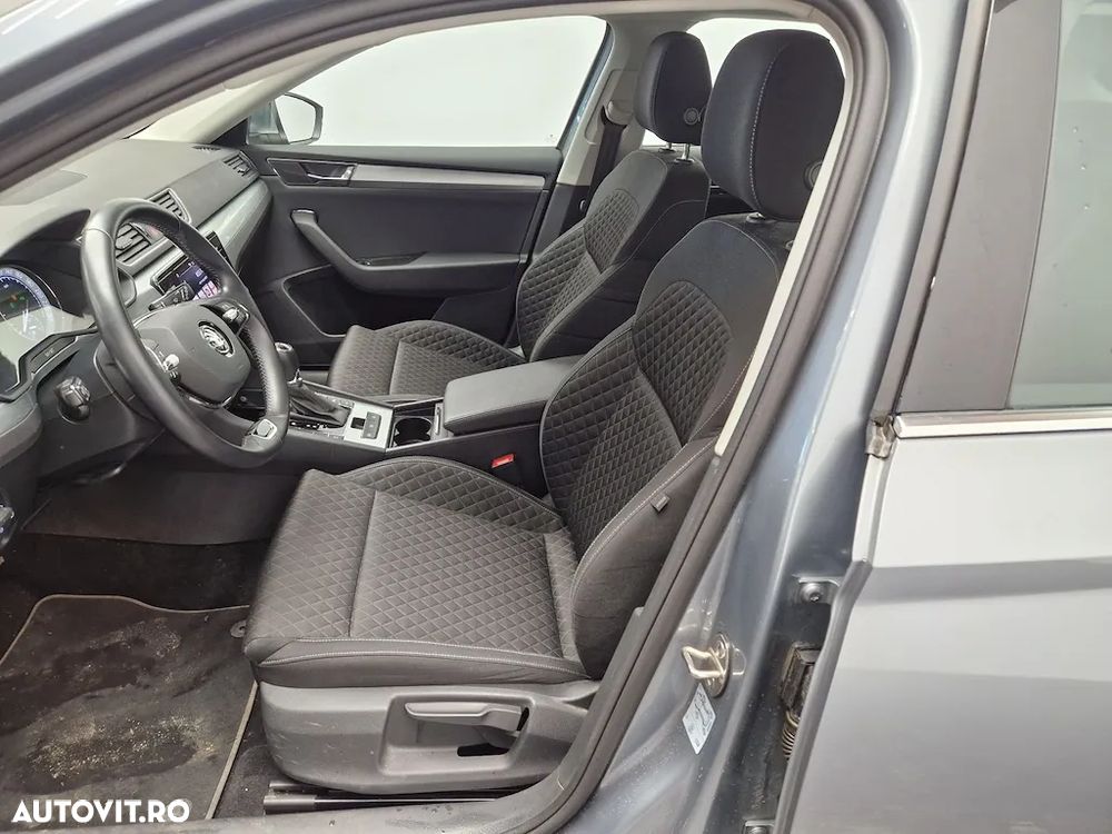 Skoda Superb 2.0 TDI DSG Active - 6