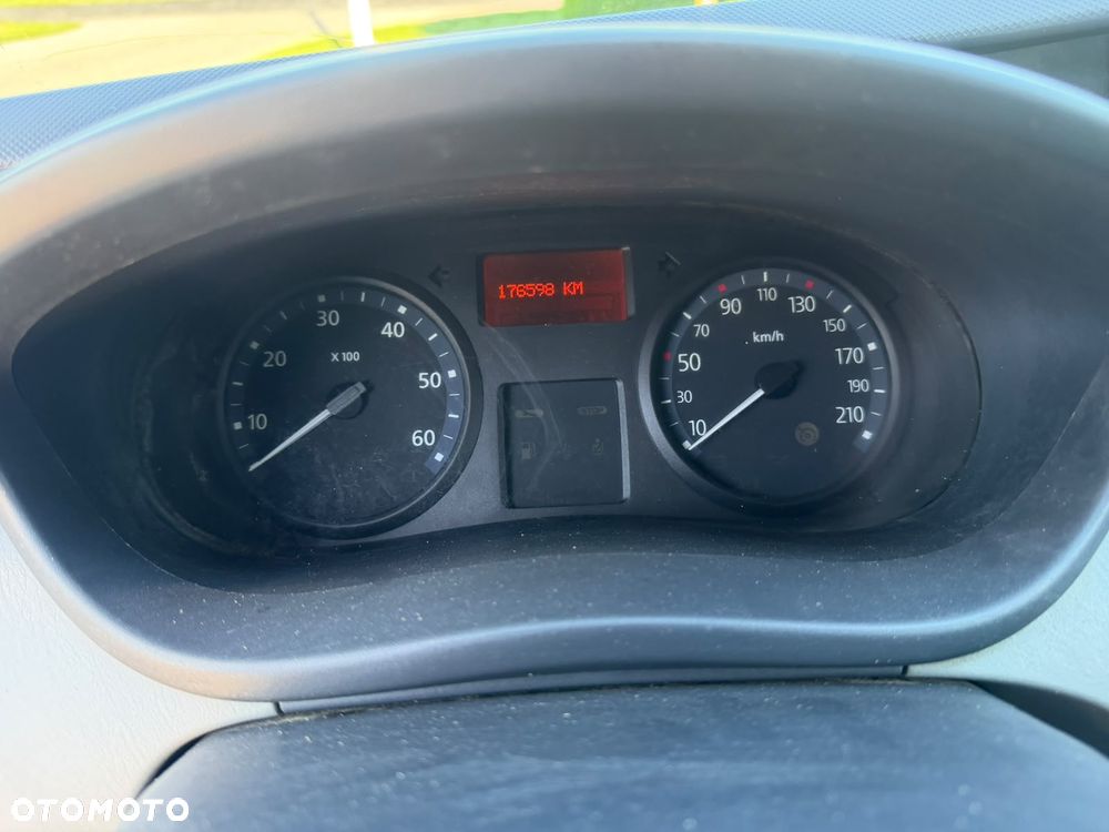Renault Trafic - 22