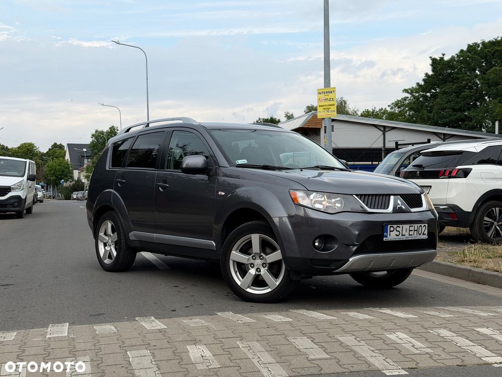 Mitsubishi Outlander 2.0 DID Instyle NAVI - 1