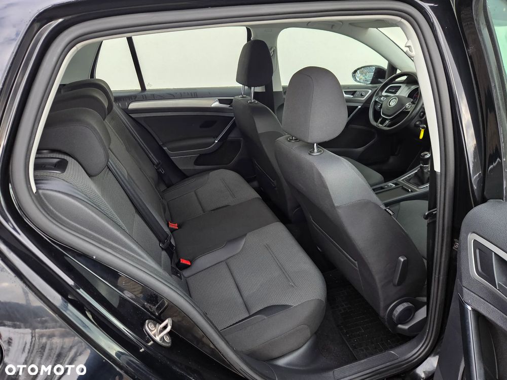 Volkswagen Golf - 12