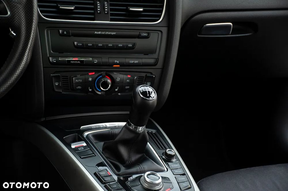 Audi A4 Limousine 2.0 TDI DPF Ambiente - 32