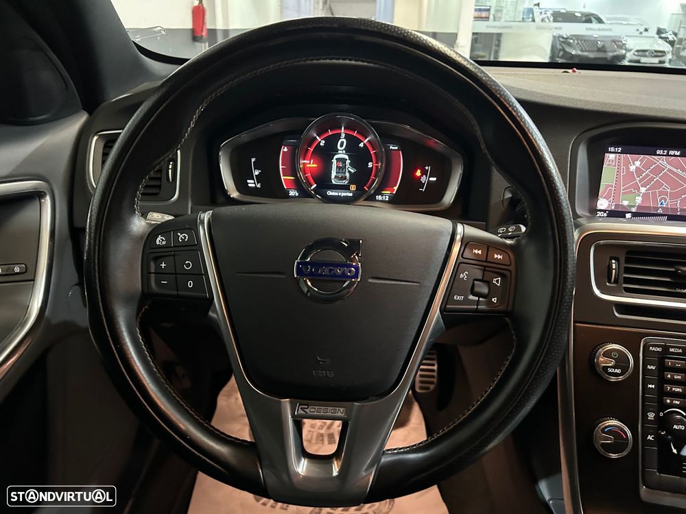 Volvo V60 2.0 D3 R-Design - 24