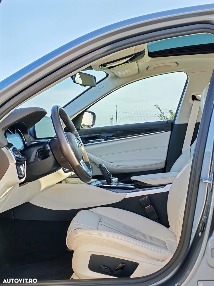 BMW Seria 5 520d Aut. Luxury Line - 13