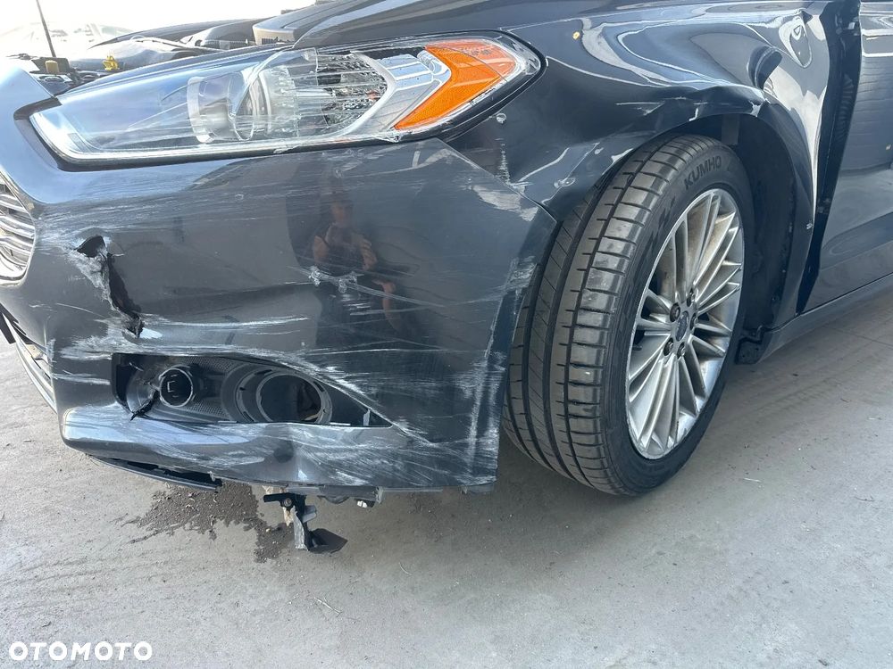 Ford Mondeo 2.3 Ambiente - 24