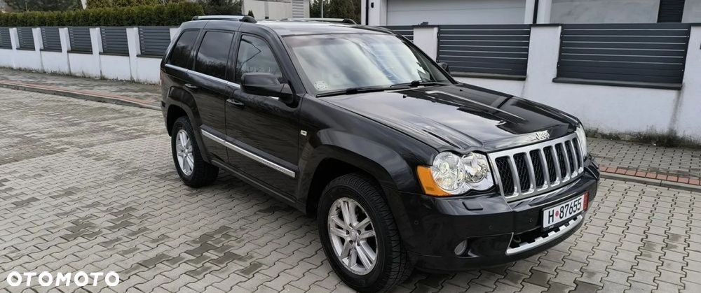 Jeep Grand Cherokee - 24
