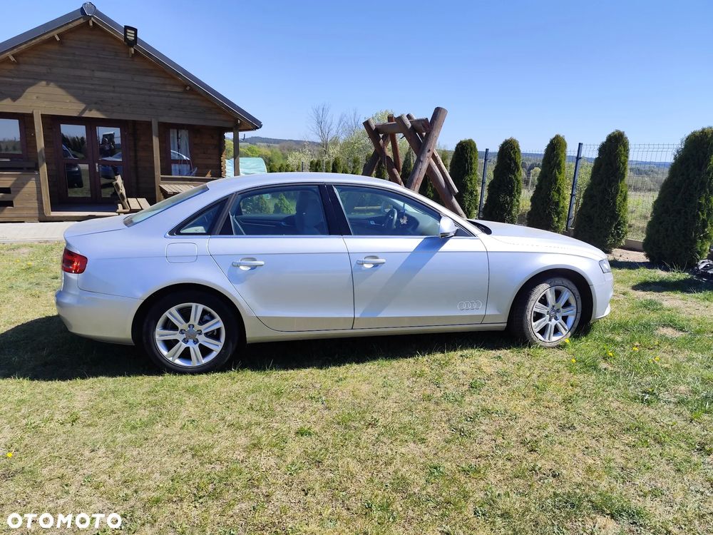 Audi A4 Limousine - 1