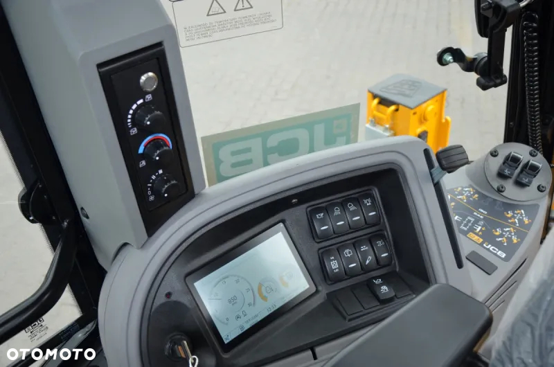 JCB WYNAJEM DŁUGOTERMINOWY 3CX AEC 2024r KLIMA, SZYBKOZŁĄCZE, 3 ŁYŻKI, UCHYLNA SKARPÓWKA - 15