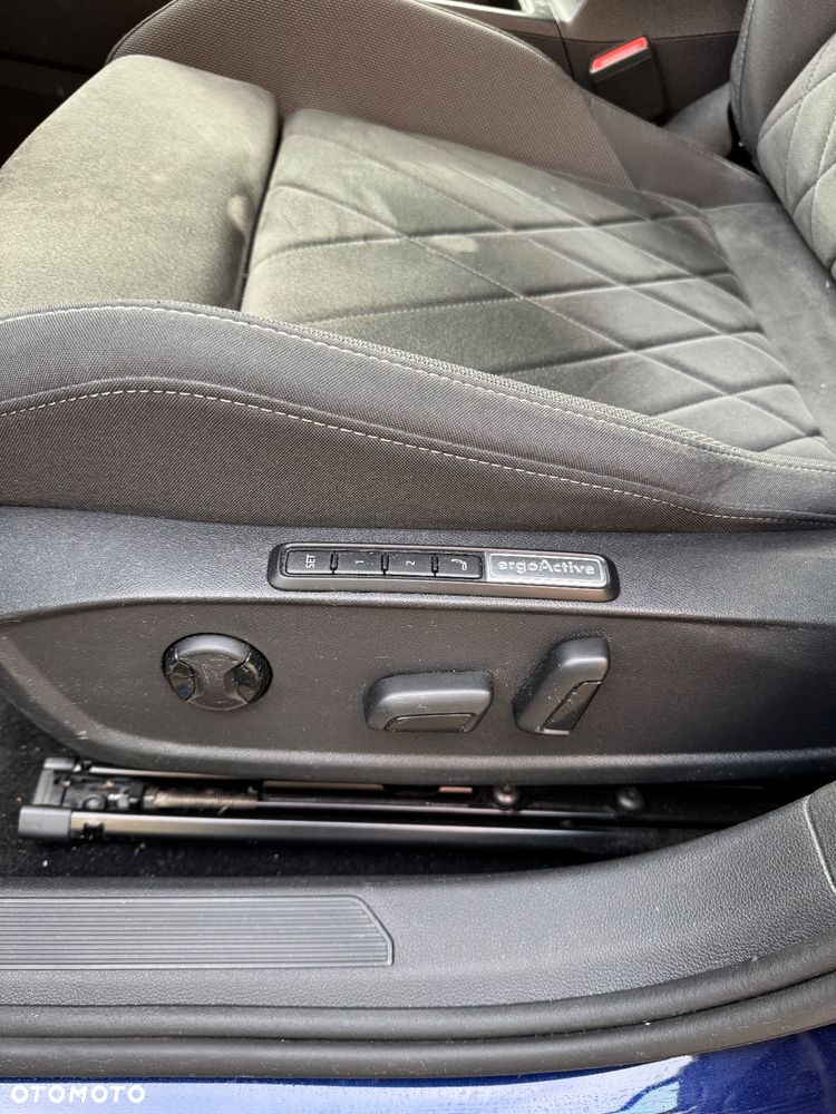 Volkswagen Golf VIII 1.5 TSI EVO Style - 18