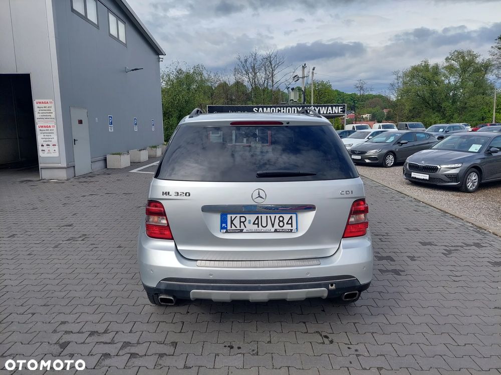 Mercedes-Benz ML - 9