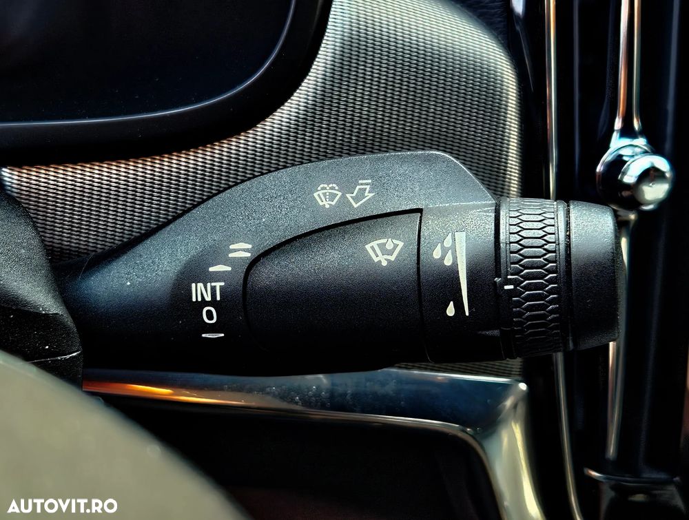 Volvo S90 D5 AWD Geartronic R Design - 24