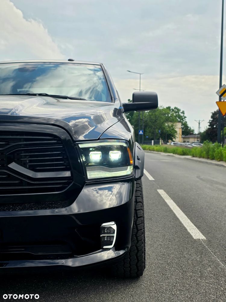 Dodge RAM - 12