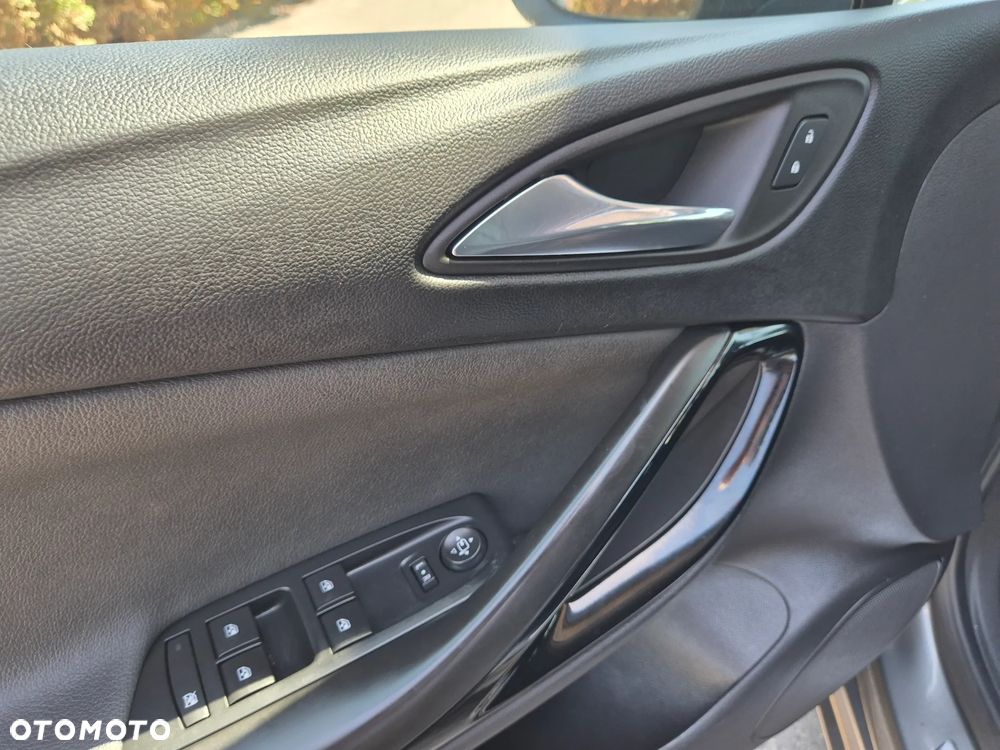 Opel Astra 1.4 T Dynamic S&S - 34