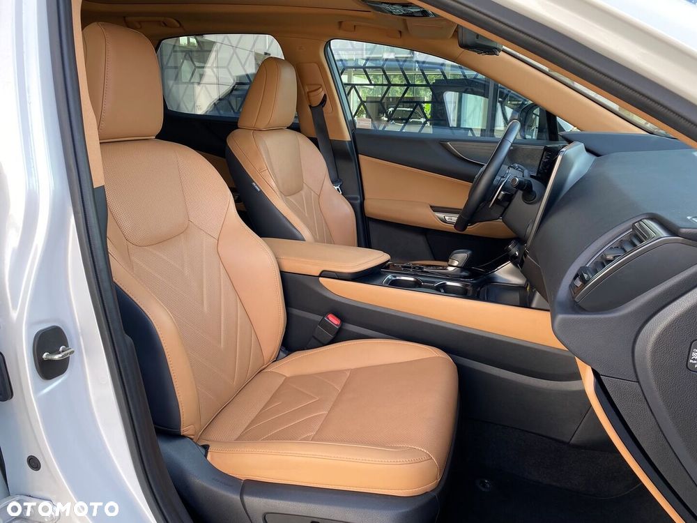 Lexus NX 350h Omotenashi AWD - 25