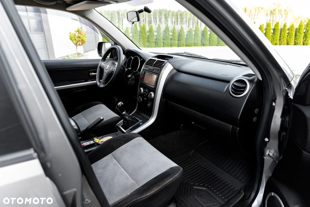 Suzuki Grand Vitara 1.9 DDiS Comfort+ DPF - 23