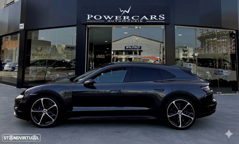 Porsche Taycan Cross Turismo 4 - 18