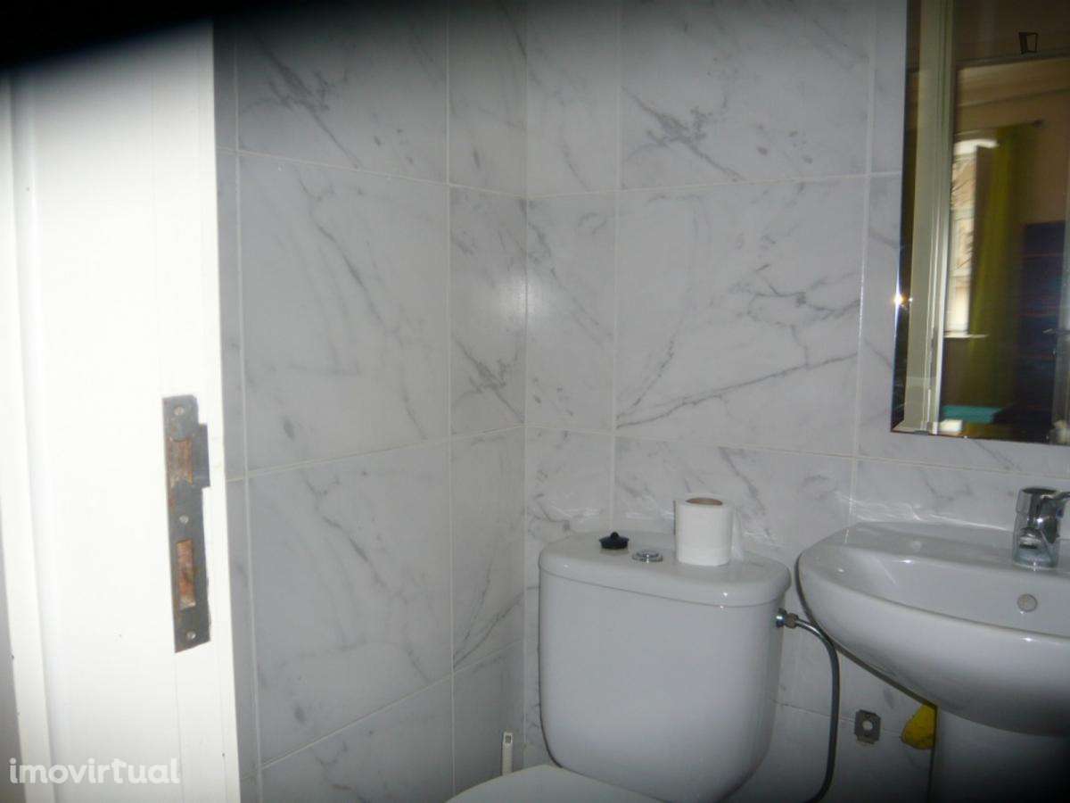 Quarto - localizado em Bairro do Sol Coimbra - Grande imagem: 4/14