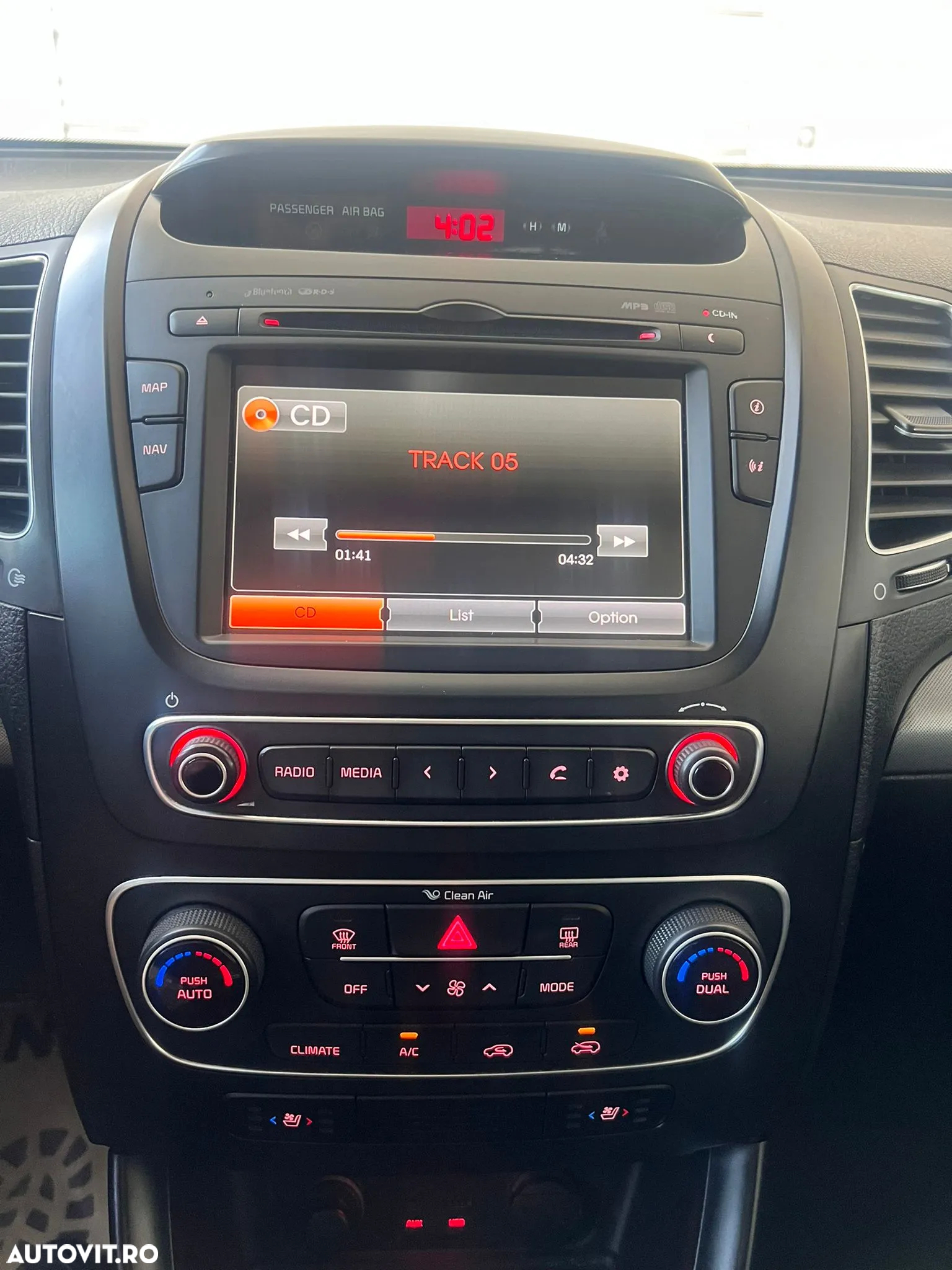 Kia Sorento - 8