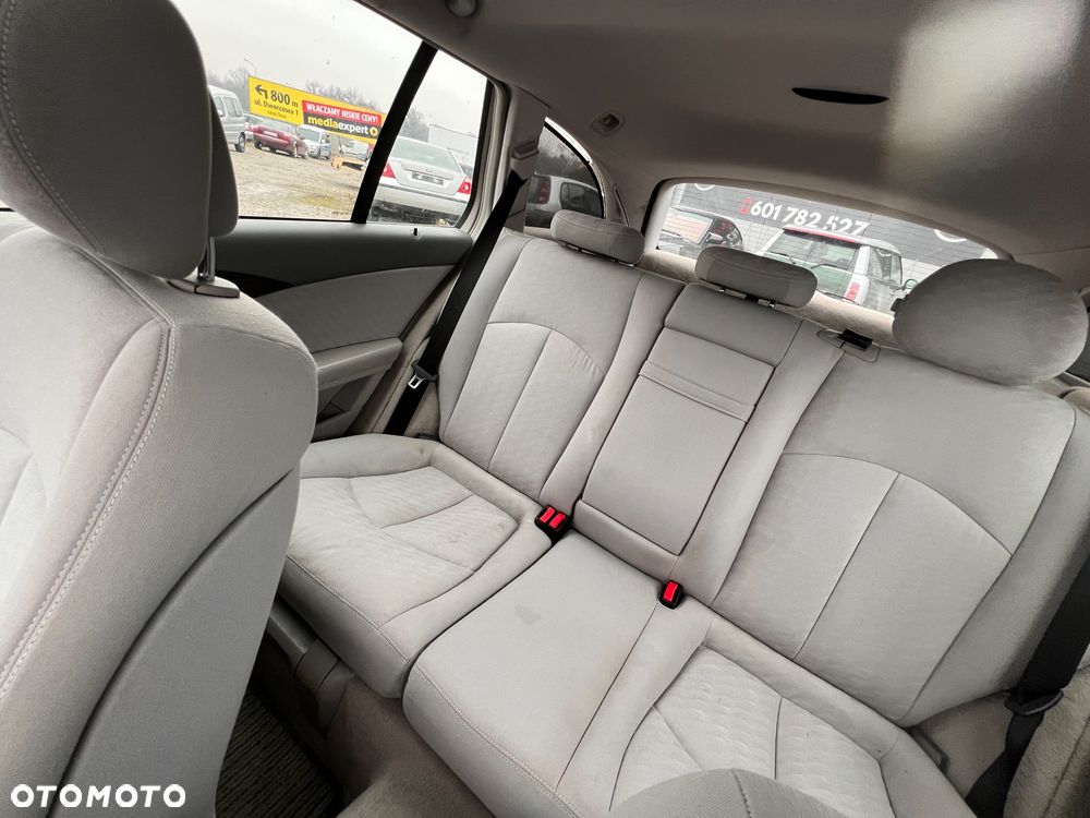 Mercedes-Benz Klasa E 200 Kompressor Automatik Classic - 26