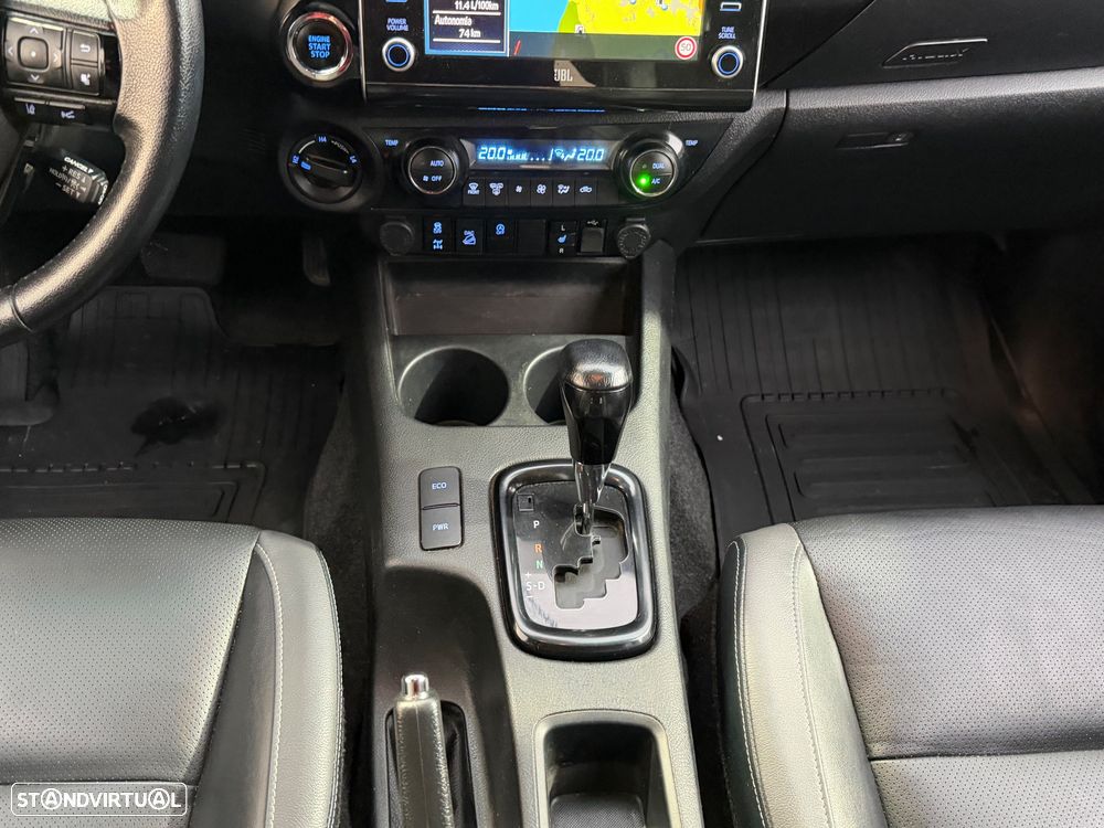 Toyota Hilux 2.8 D-4D 4WD Invincible TA - 12