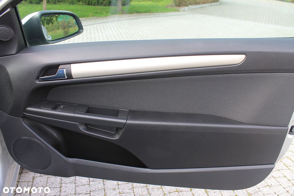 Opel Astra GTC 1.8 Innovation - 10