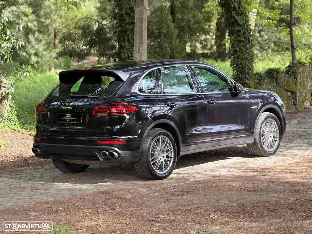 Porsche Cayenne S E-Hybrid Platinum Edition - 34