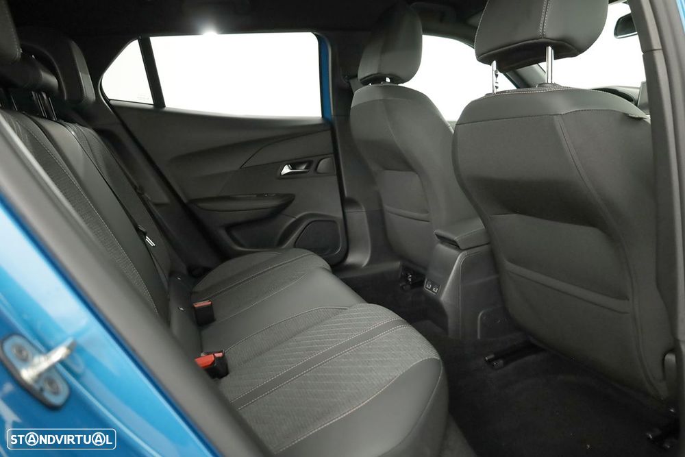 Peugeot 2008 1.2 PureTech Allure - 22