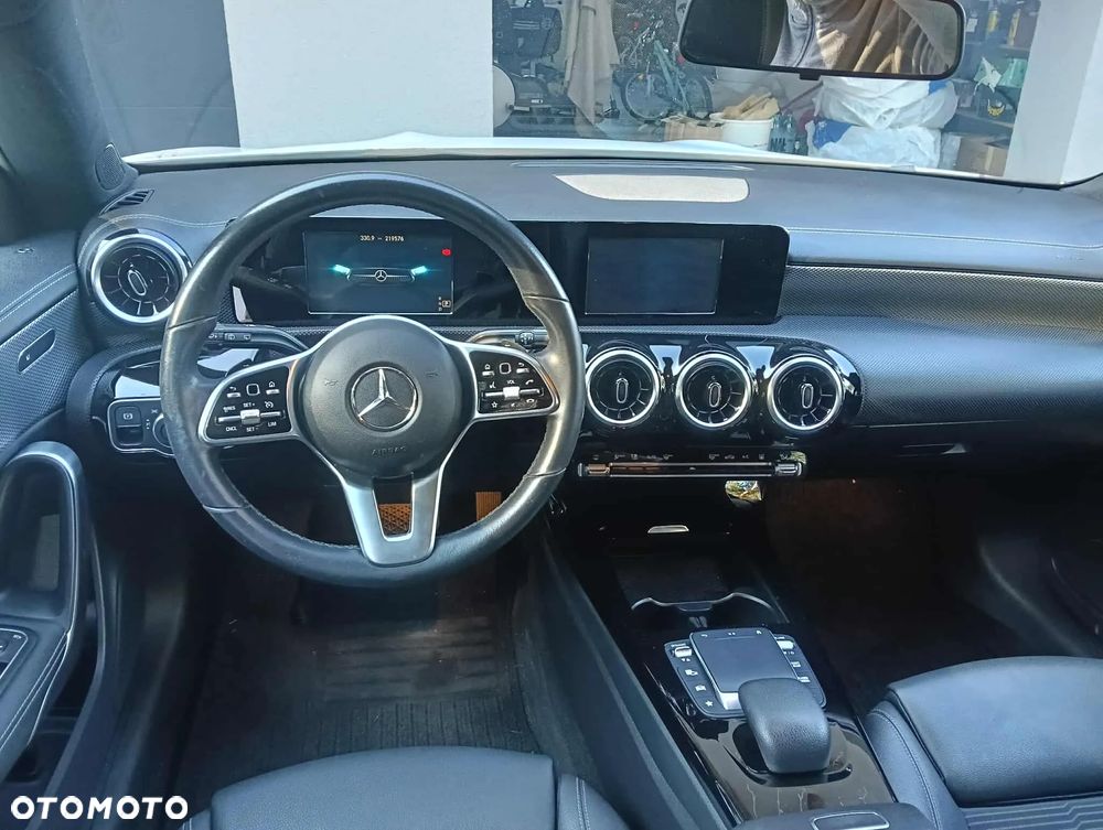 Mercedes-Benz CLA 200 d Shooting Brake 8G-DCT - 25