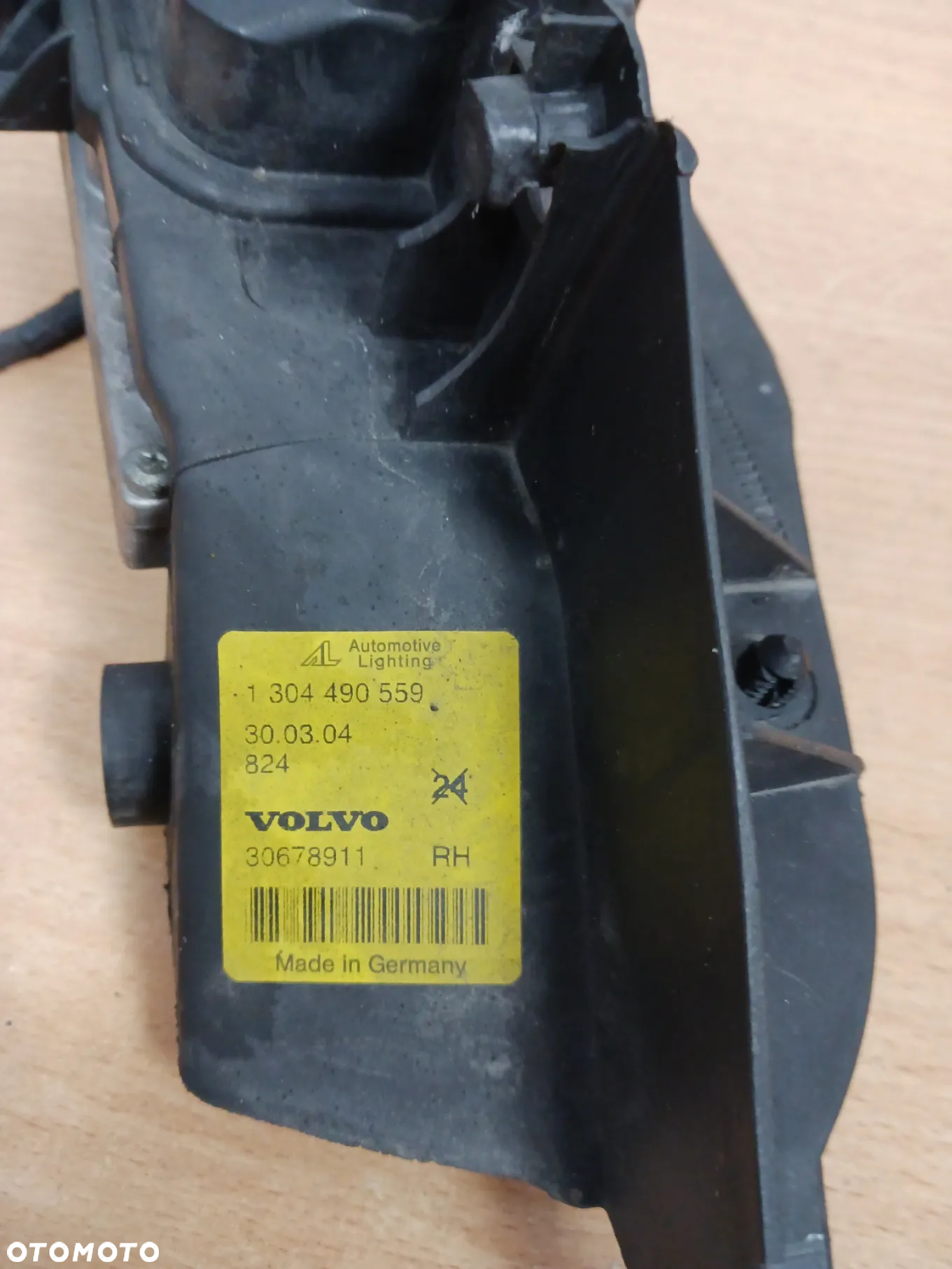 Przetwornica z mocowaniem prawa Volvo S40 V50 2004 - 2007 r - 2