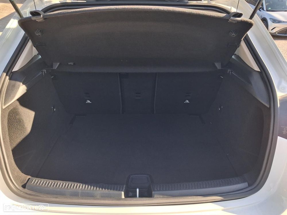 Mercedes-Benz A 200 Standard - 12