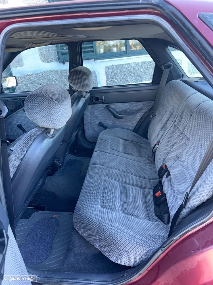 Ford Escort 1.3i Boston - 7