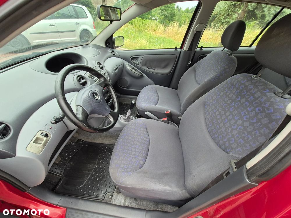 Toyota Yaris - 11