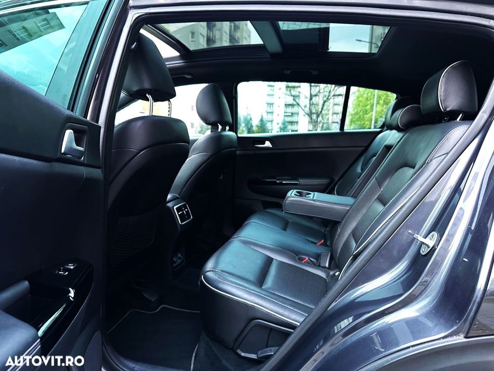Kia Sportage 2,0 CRDI AWD GT Line - 29