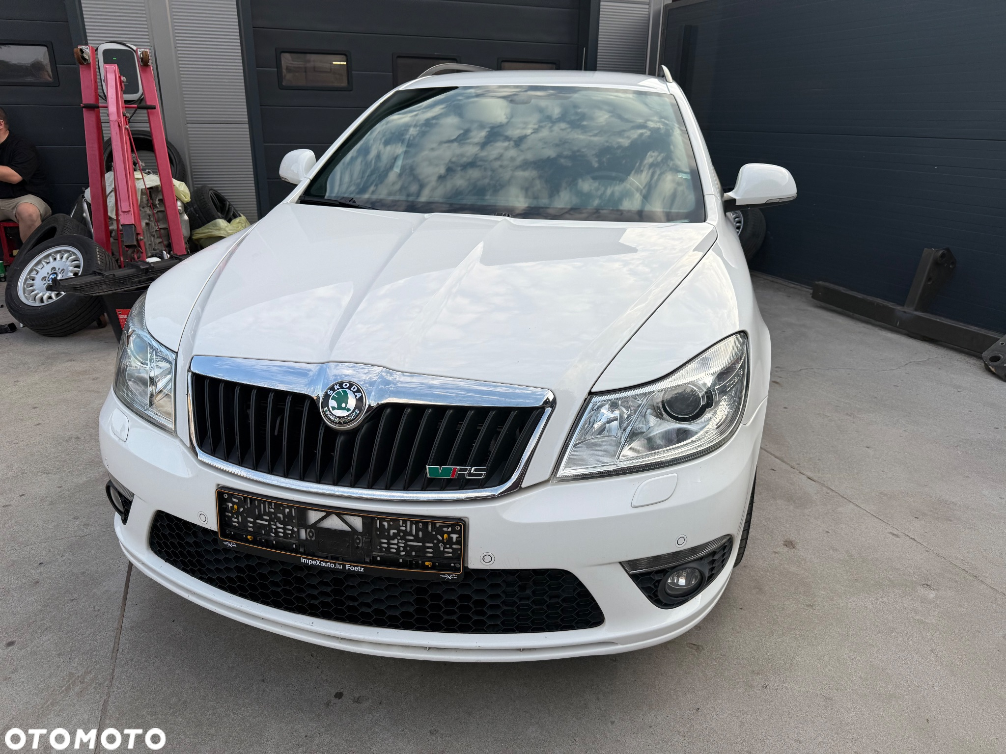 Skoda Octavia Combi 2.0 TDI DPF RS - 6