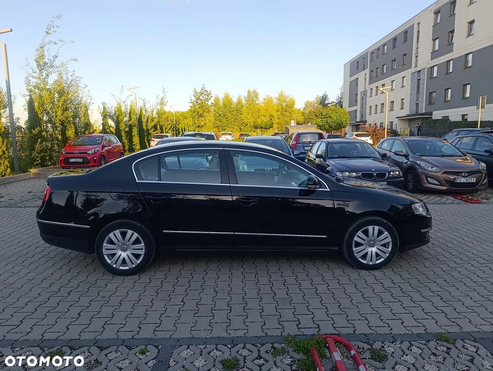 Volkswagen Passat 2.0 TDI Trendline - 4