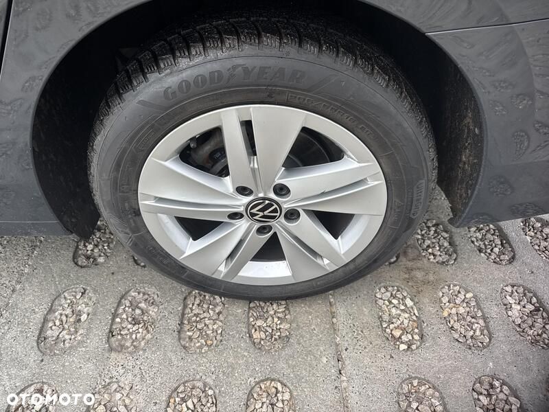 Volkswagen Golf - 18