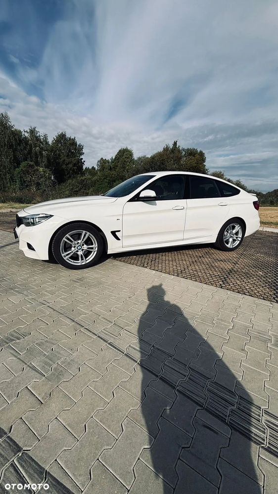 BMW Seria 3 330i xDrive - 4