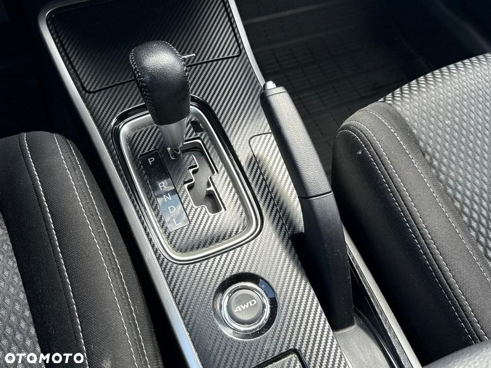 Mitsubishi Outlander 2.0 Intense Comfort 4WD CVT - 35