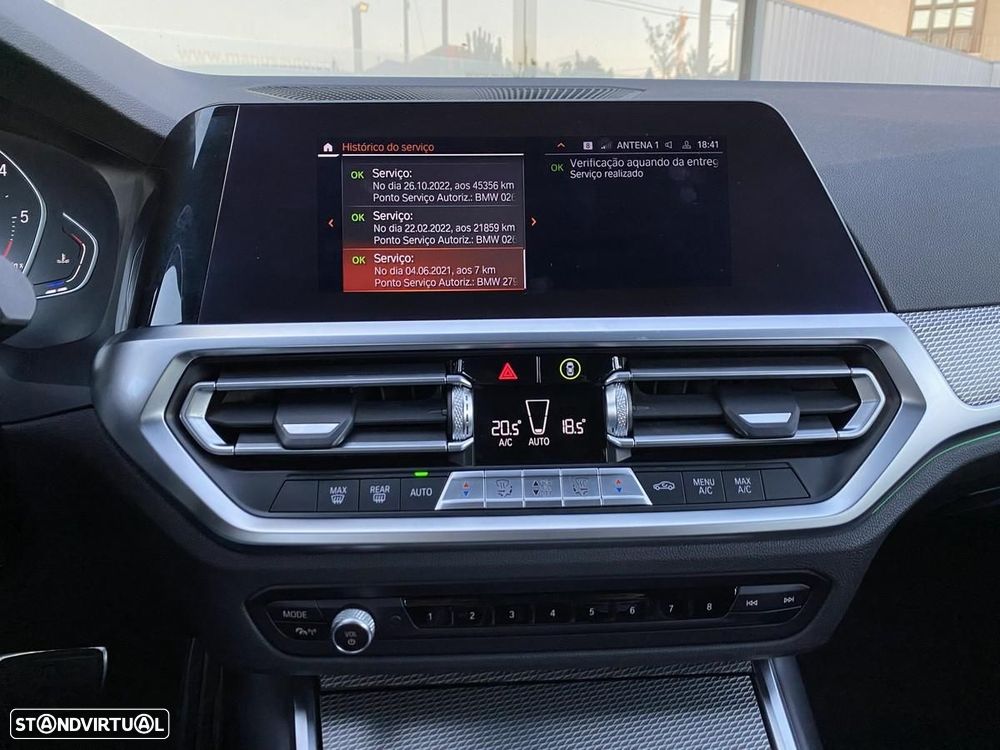 BMW 320 d Pack Desportivo M Auto - 24
