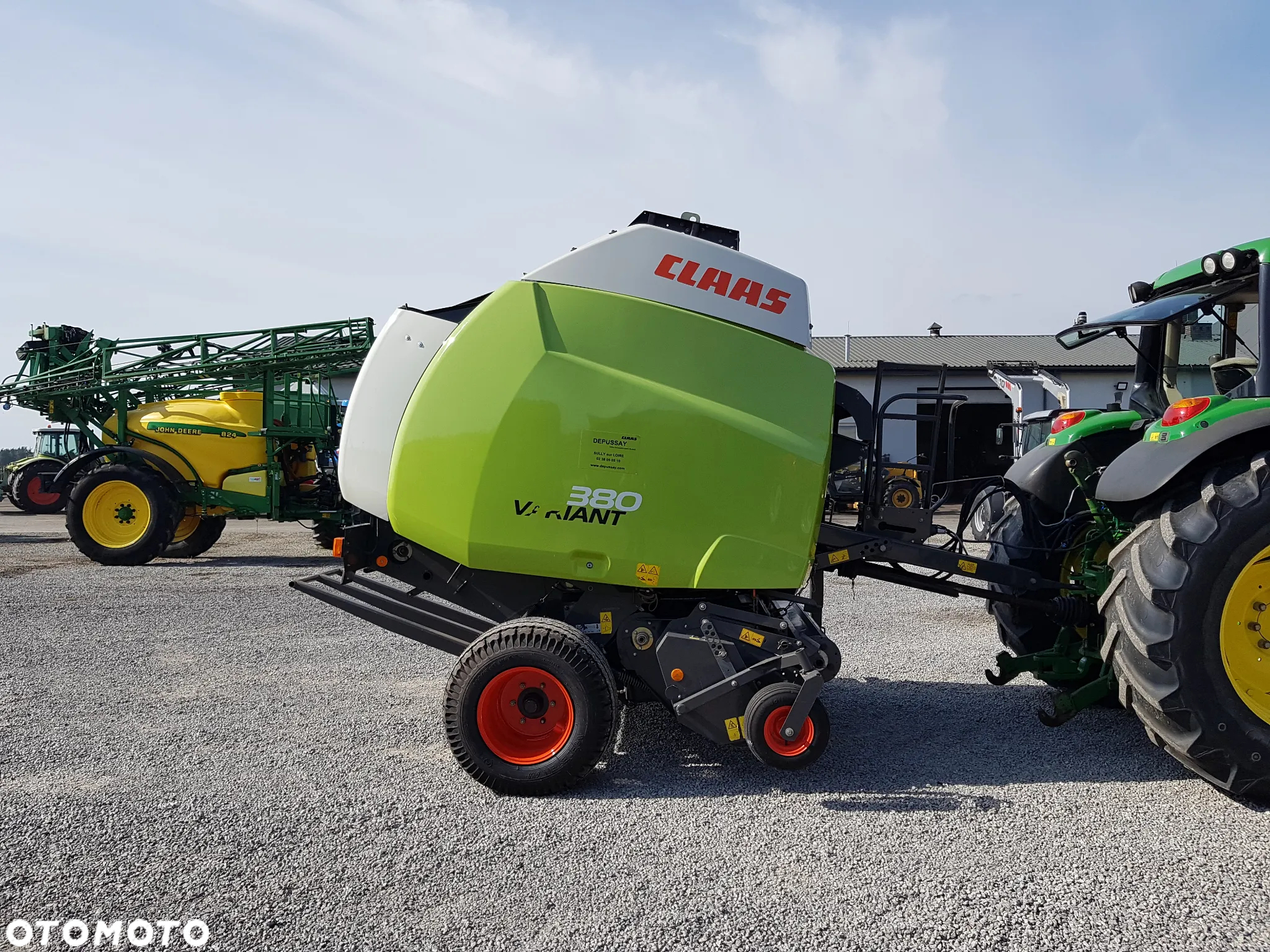 Claas VARIANT 380 - 9
