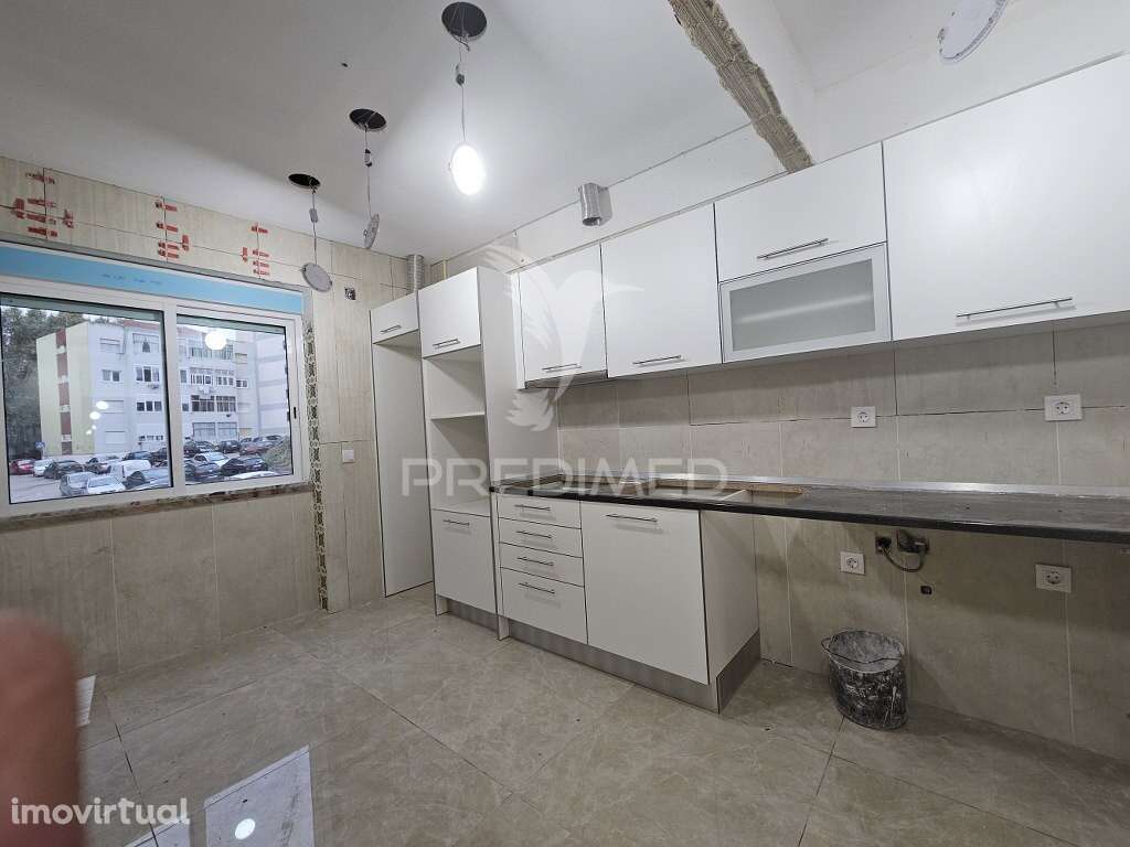 T2 na Cova da Piedade Remodelado - Grande imagem: 3/16