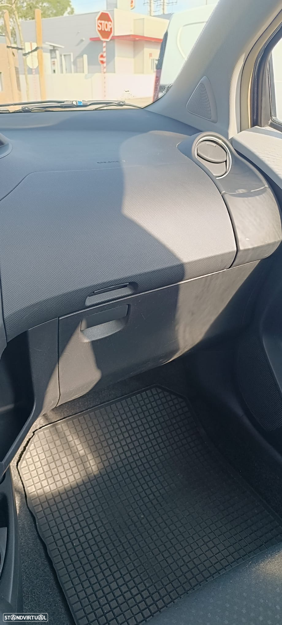 Toyota Yaris 1.0 VVT-i AC - 11