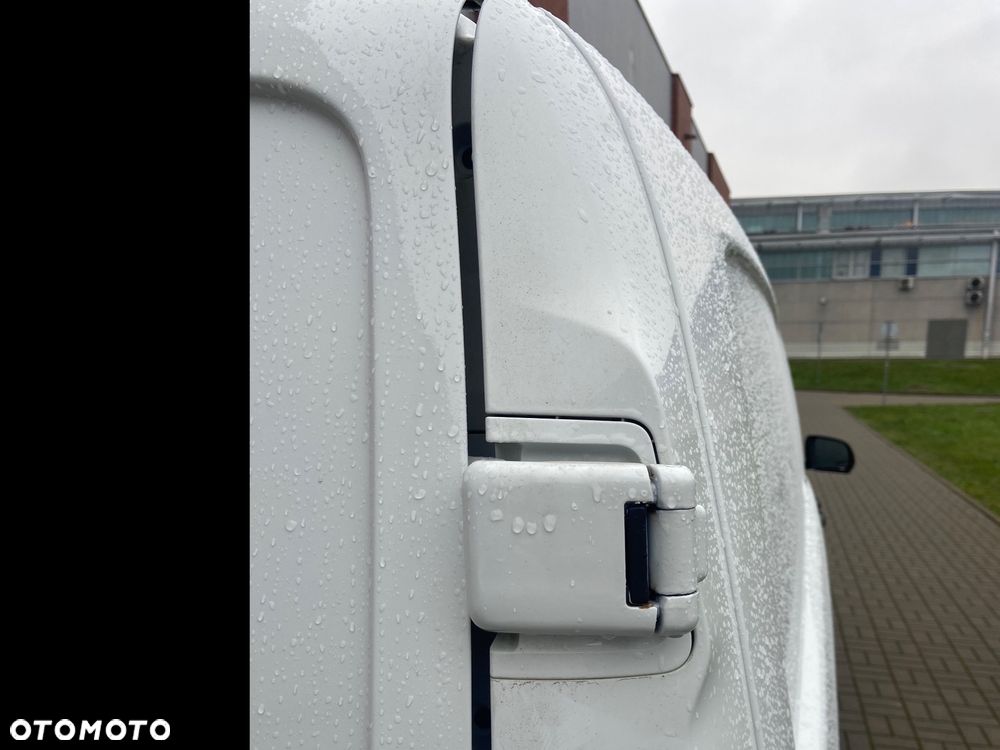 Mercedes-Benz Vito - 24