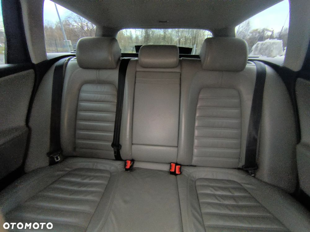 Volkswagen Passat Variant 3.2 V6 FSI 4Motion DSG Highline - 15