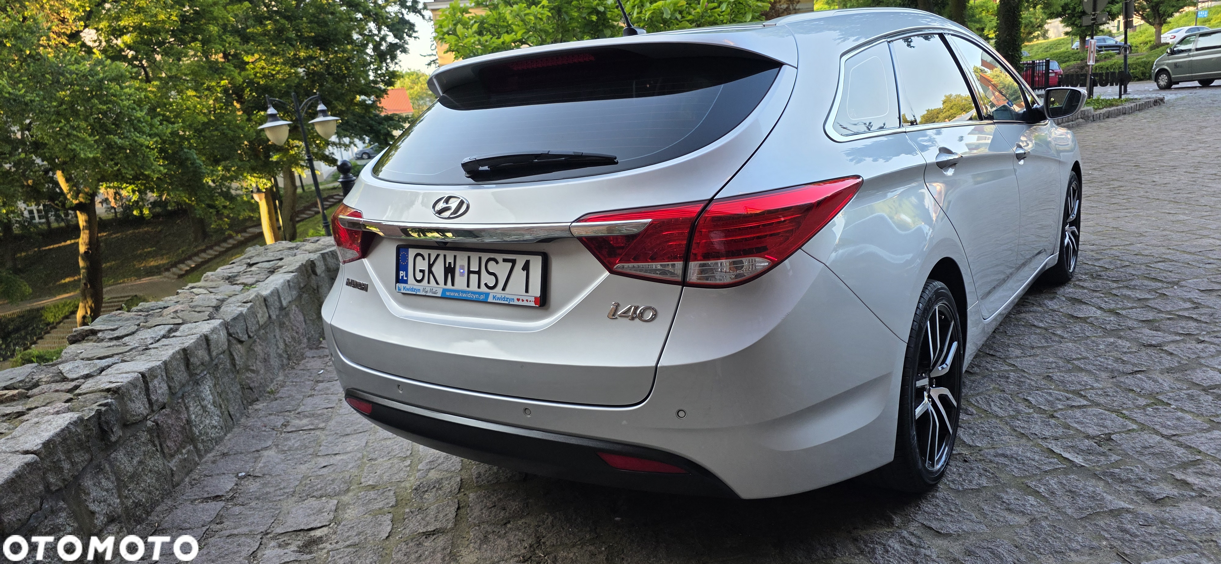 Hyundai i40 Kombi blue 1.6 Family+ - 14