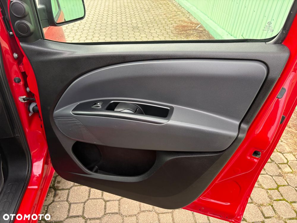 Fiat Doblo 1.4 16V Emotion - 21