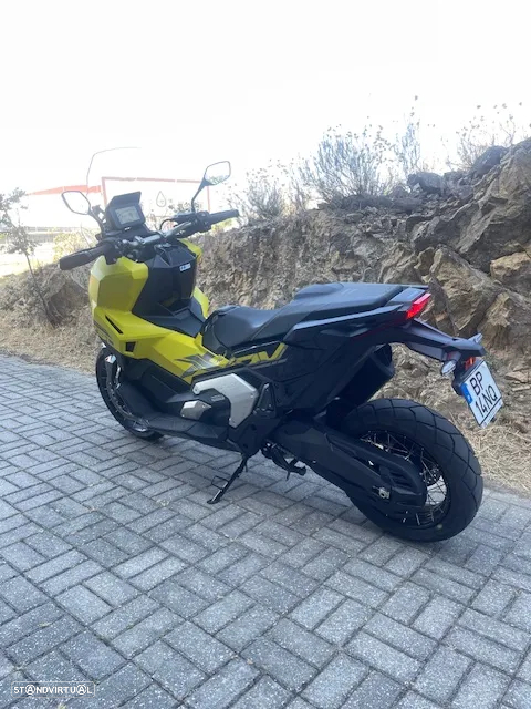 Honda ADV 750 modelo 2025 - 2