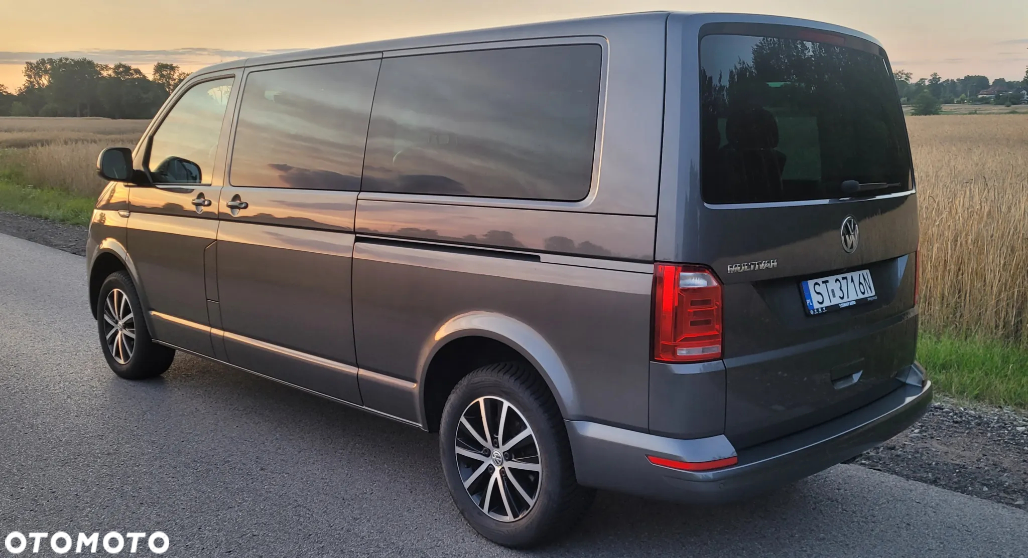 Volkswagen Multivan - 22