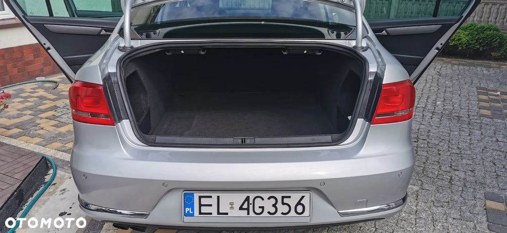 Volkswagen Passat 2.0 TDI Comfortline DSG - 14