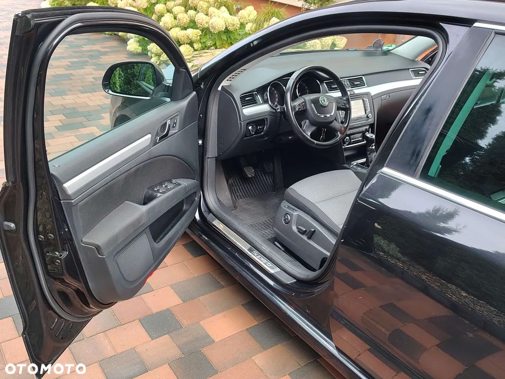 Skoda Superb Combi 2.0 TDI Elegance - 8