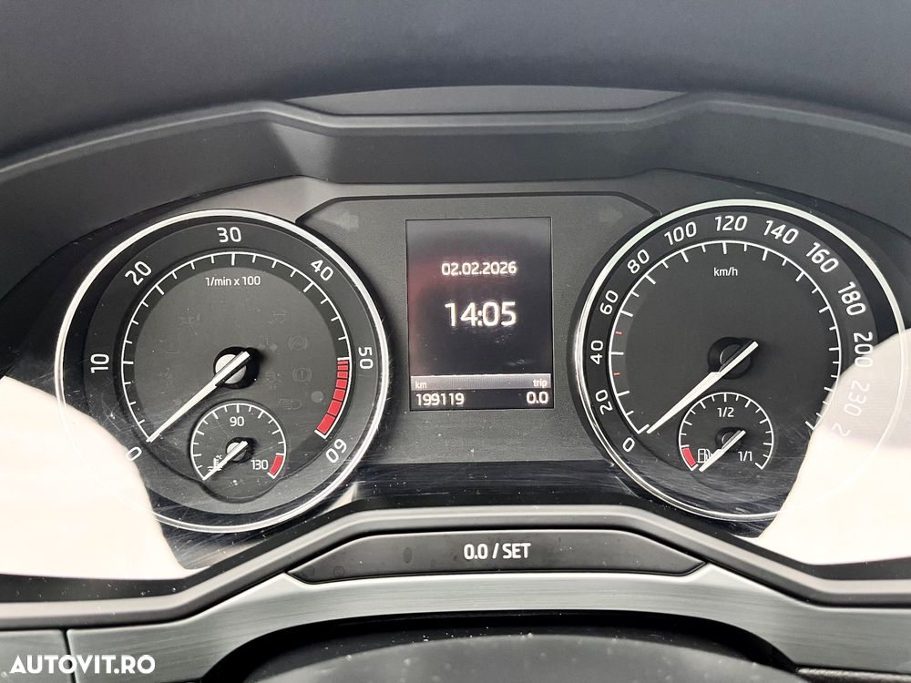 Skoda Superb 2.0 TDI DSG Sportline - 24